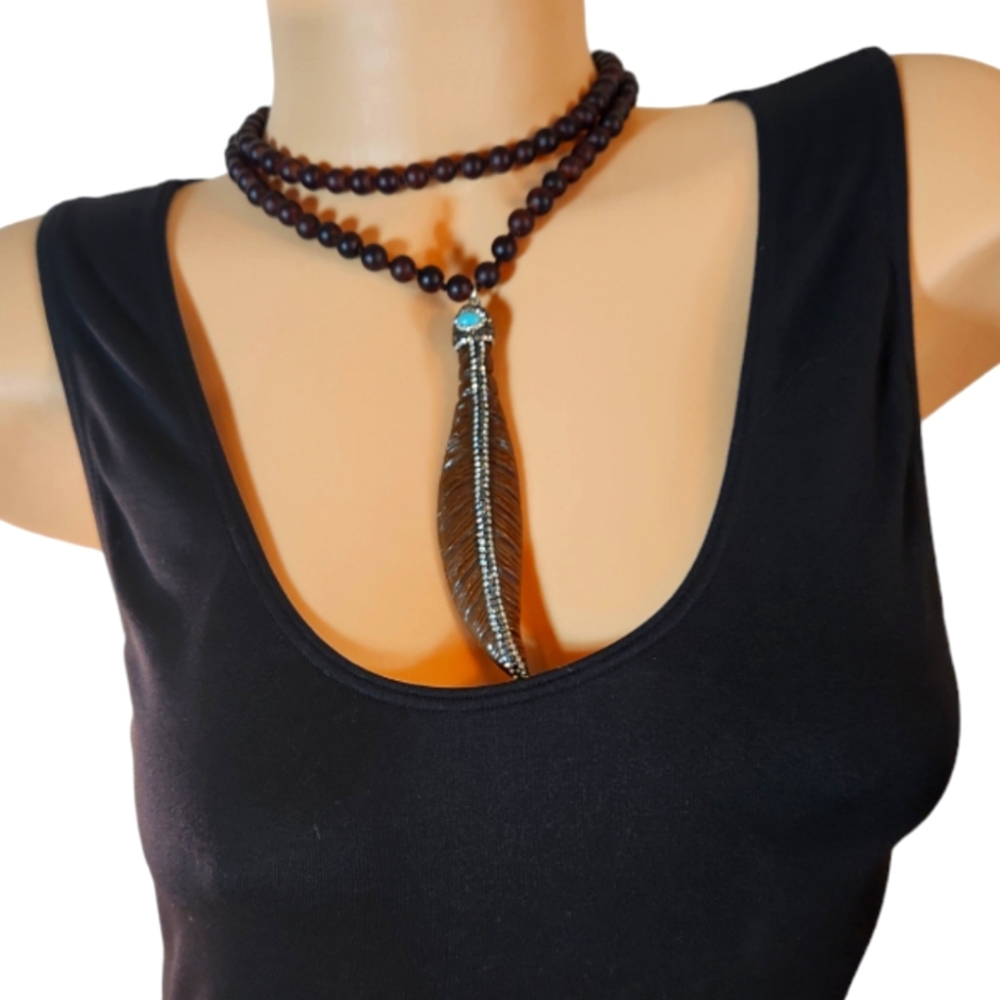 BOHO SW BROWN BEADED RESIN LEAF PENDANT NECKLACE